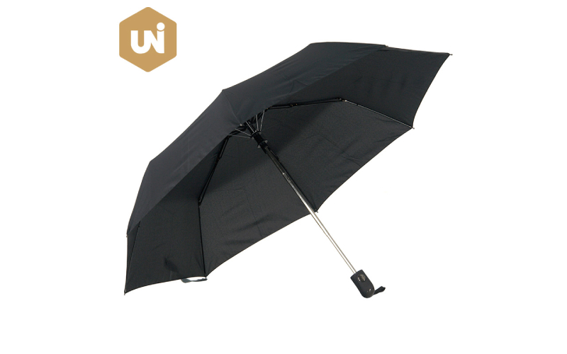 Virsiichtsmoossname fir e Regenschirm ze kafen