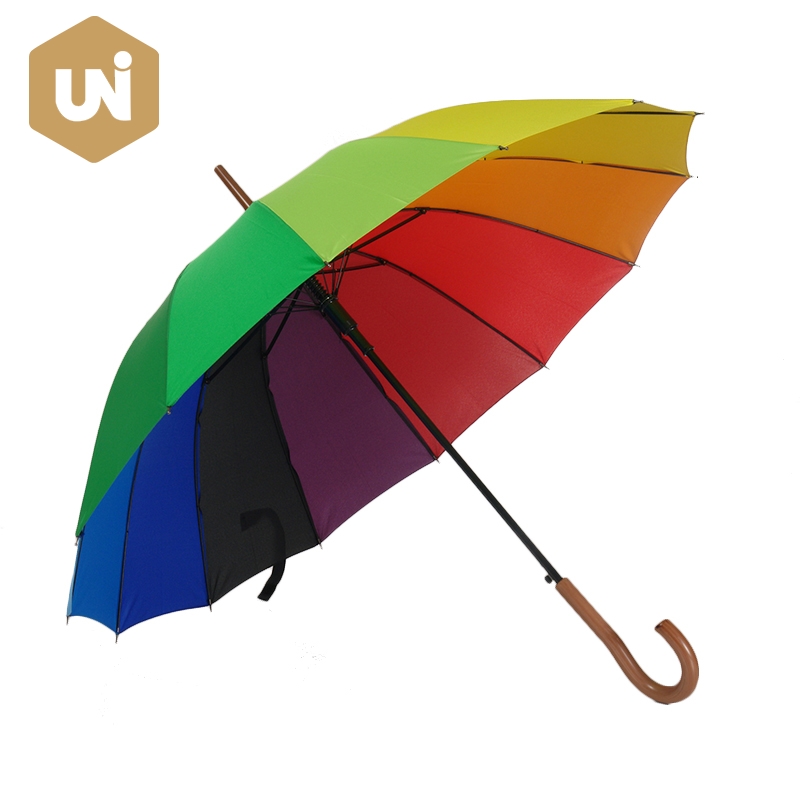 Wéi wielen ech de richtege Regenschirm fir eis selwer?